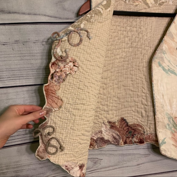 Vintage Quilted Floral Patchwork Statement Artsy Vest - Picture 6 of 7